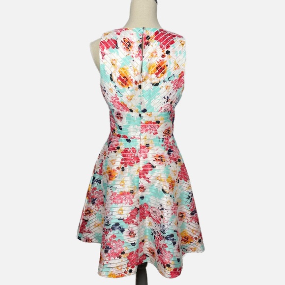 RW&CO Fit and Flare Floral Print Lined Sleeveless Dress Size 6 EUC - Picture 2 of 10
